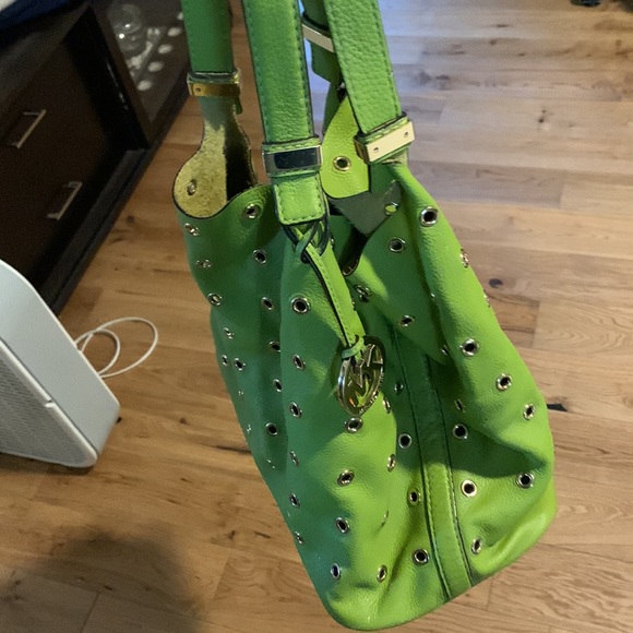 New green Michael kors bag - Picture 2 of 3